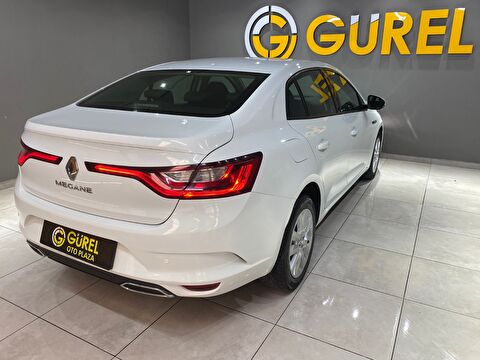 2021 Benzin Otomatik Renault Megane Beyaz Gürel Tasarım Aksesuar Otomotiv San. Tic. Ltd. Şti.
