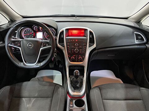 2015 Benzin Manuel Opel Astra Gri Gürel Tasarım Aksesuar Otomotiv San. Tic. Ltd. Şti.