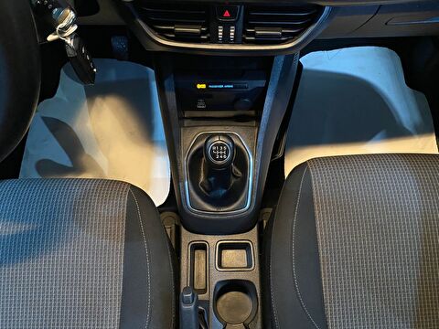 2024 Dizel Manuel Ford Tourneo Courier Beyaz Gürel Tasarım Aksesuar Otomotiv San. Tic. Ltd. Şti.