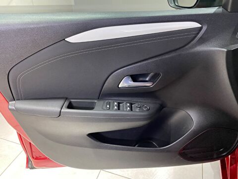 2025 Benzin Otomatik Opel Corsa Kırmızı Gürel Tasarım Aksesuar Otomotiv San. Tic. Ltd. Şti.