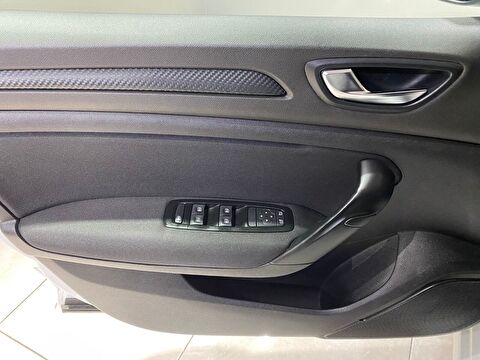 2017 Benzin + LPG Manuel Renault Megane Beyaz Gürel Tasarım Aksesuar Otomotiv San. Tic. Ltd. Şti.