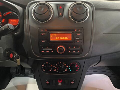 2015 Benzin Manuel Dacia Logan Mavi Gürel Tasarım Aksesuar Otomotiv San. Tic. Ltd. Şti.