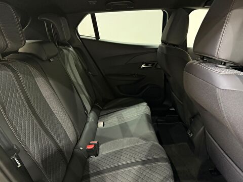 2025 Benzin Otomatik Peugeot 2008 Mavi Gürel Tasarım Aksesuar Otomotiv San. Tic. Ltd. Şti.