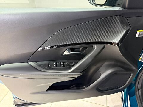 2025 Benzin Otomatik Peugeot 2008 Mavi Gürel Tasarım Aksesuar Otomotiv San. Tic. Ltd. Şti.