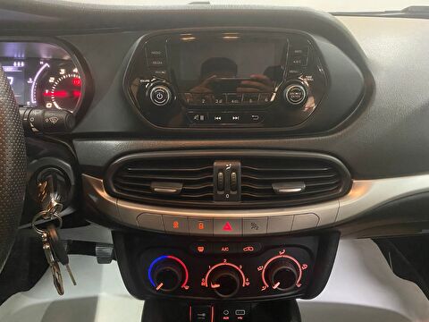 TaksitliOto.Net | 2.El Fiat Egea Hatchback 1.4 16V Fire Easy Plus | Manuel & Benzin | Beyaz | İzmir.2el 2017 Benzin Manuel Fiat Egea Beyaz Gürel Tasarım Aksesuar Otomotiv San. Tic. Ltd. Şti.