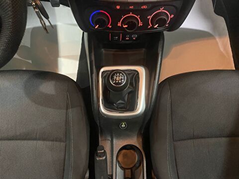 TaksitliOto.Net | 2.El Fiat Egea Hatchback 1.4 16V Fire Easy Plus | Manuel & Benzin | Beyaz | İzmir.2el 2017 Benzin Manuel Fiat Egea Beyaz Gürel Tasarım Aksesuar Otomotiv San. Tic. Ltd. Şti.