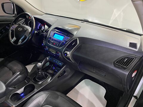 TaksitliOto.Net | 2.El Hyundai ix35 SUV 1.6 GDI 4x2 Elite | Manuel & Benzin | Beyaz | İzmir.2el 2014 Benzin Manuel Hyundai ix35 Beyaz Gürel Tasarım Aksesuar Otomotiv San. Tic. Ltd. Şti.