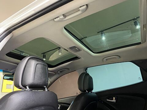 TaksitliOto.Net | 2.El Hyundai ix35 SUV 1.6 GDI 4x2 Elite | Manuel & Benzin | Beyaz | İzmir.2el 2014 Benzin Manuel Hyundai ix35 Beyaz Gürel Tasarım Aksesuar Otomotiv San. Tic. Ltd. Şti.