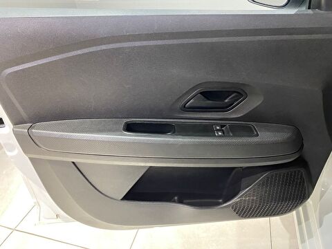 2022 Benzin Otomatik Renault Taliant Beyaz Gürel Tasarım Aksesuar Otomotiv San. Tic. Ltd. Şti.