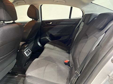 2024 Benzin Otomatik Renault Megane Gümüş Gri Gürel Tasarım Aksesuar Otomotiv San. Tic. Ltd. Şti.