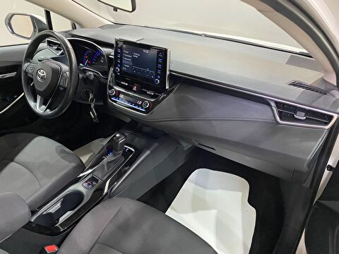 2022 Benzin Otomatik Toyota Corolla Beyaz Gürel Tasarım Aksesuar Otomotiv San. Tic. Ltd. Şti.
