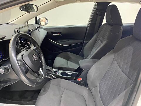 2022 Benzin Otomatik Toyota Corolla Beyaz Gürel Tasarım Aksesuar Otomotiv San. Tic. Ltd. Şti.