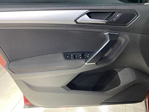 2016 Benzin Otomatik Volkswagen Tiguan Kırmızı Gürel Tasarım Aksesuar Otomotiv San. Tic. Ltd. Şti.
