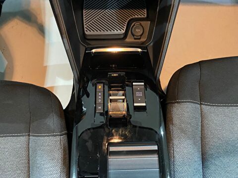 2024 Benzin Otomatik Citroen C4 X Gri Gürel Tasarım Aksesuar Otomotiv San. Tic. Ltd. Şti.