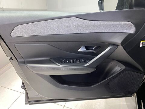 2024 Benzin Otomatik Peugeot 408 Siyah Gürel Tasarım Aksesuar Otomotiv San. Tic. Ltd. Şti.