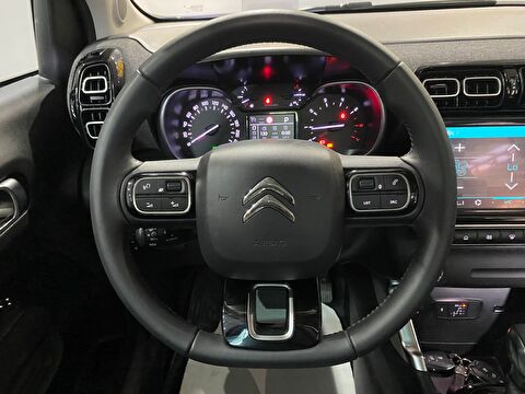 TaksitliOto.Net | 2.El Citroen C3 AirCross SUV 1.2 PureTech S&S Shine Çift Renk EAT6 | Otomatik & Benzin | Mavi | İzmir.2el 2024 Benzin Otomatik Citroen C3 AirCross Mavi Gürel Tasarım Aksesuar Otomotiv San. Tic. Ltd. Şti.