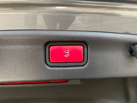 2023 MHEV Otomatik Mercedes-Benz C Gri Gürel Tasarım Aksesuar Otomotiv San. Tic. Ltd. Şti.