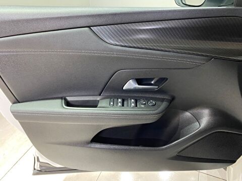 2024 Benzin Otomatik Opel Mokka Beyaz Gürel Tasarım Aksesuar Otomotiv San. Tic. Ltd. Şti.