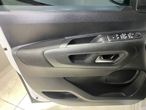 2022 Dizel Manuel Opel Combo Beyaz Gürel Tasarım Aksesuar Otomotiv San. Tic. Ltd. Şti.