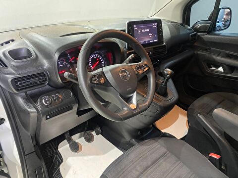 2022 Dizel Manuel Opel Combo Beyaz Gürel Tasarım Aksesuar Otomotiv San. Tic. Ltd. Şti.