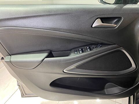 2021 Benzin Otomatik Opel Crossland Gri Gürel Tasarım Aksesuar Otomotiv San. Tic. Ltd. Şti.