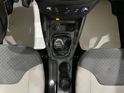 2022 Dizel Manuel Ford Tourneo Courier Beyaz Gürel Tasarım Aksesuar Otomotiv San. Tic. Ltd. Şti.
