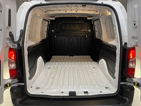 2024 Dizel Manuel Peugeot Partner Beyaz Gürel Tasarım Aksesuar Otomotiv San. Tic. Ltd. Şti.