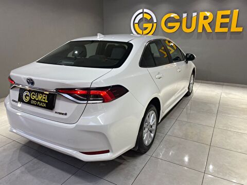 2022 Hybrid Otomatik Toyota Corolla Beyaz Gürel Tasarım Aksesuar Otomotiv San. Tic. Ltd. Şti.
