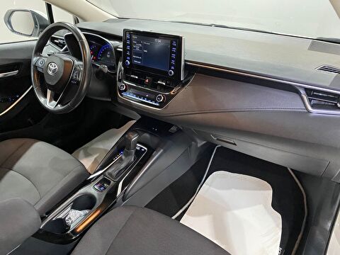 2022 Hybrid Otomatik Toyota Corolla Beyaz Gürel Tasarım Aksesuar Otomotiv San. Tic. Ltd. Şti.