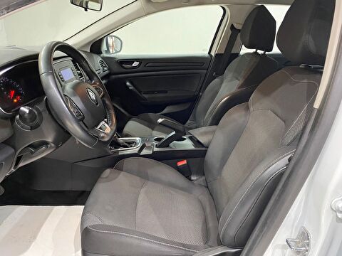 2022 Benzin Otomatik Renault Megane Beyaz Gürel Tasarım Aksesuar Otomotiv San. Tic. Ltd. Şti.