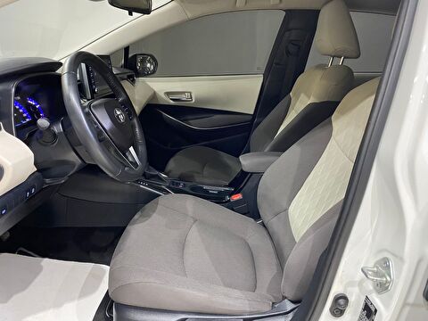 2020 Hybrid Otomatik Toyota Corolla Beyaz Gürel Tasarım Aksesuar Otomotiv San. Tic. Ltd. Şti.