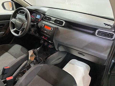 2023 Benzin Manuel Dacia Duster Yeşil Gürel Tasarım Aksesuar Otomotiv San. Tic. Ltd. Şti.