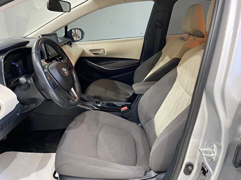 2021 Benzin Otomatik Toyota Corolla Gümüş Gri Gürel Tasarım Aksesuar Otomotiv San. Tic. Ltd. Şti.