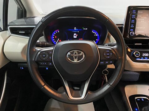 2021 Benzin Otomatik Toyota Corolla Gümüş Gri Gürel Tasarım Aksesuar Otomotiv San. Tic. Ltd. Şti.