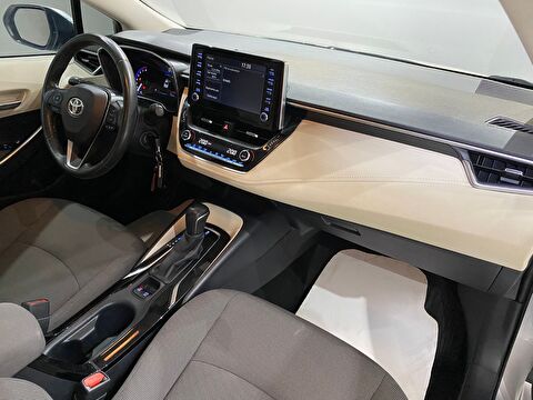 2021 Benzin Otomatik Toyota Corolla Gümüş Gri Gürel Tasarım Aksesuar Otomotiv San. Tic. Ltd. Şti.