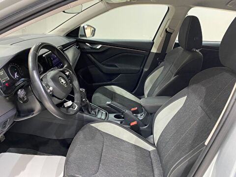 2023 Benzin Otomatik Skoda Scala Gümüş Gri Gürel Tasarım Aksesuar Otomotiv San. Tic. Ltd. Şti.