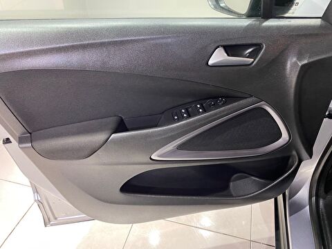 2022 Benzin Manuel Opel Crossland Gümüş Gri Gürel Tasarım Aksesuar Otomotiv San. Tic. Ltd. Şti.