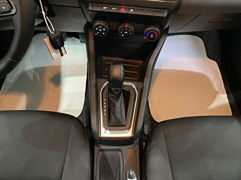 2022 Benzin Otomatik Renault Clio Beyaz Gürel Tasarım Aksesuar Otomotiv San. Tic. Ltd. Şti.