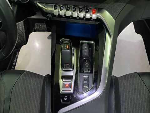 2022 Dizel Otomatik Peugeot 3008 Siyah Gürel Tasarım Aksesuar Otomotiv San. Tic. Ltd. Şti.