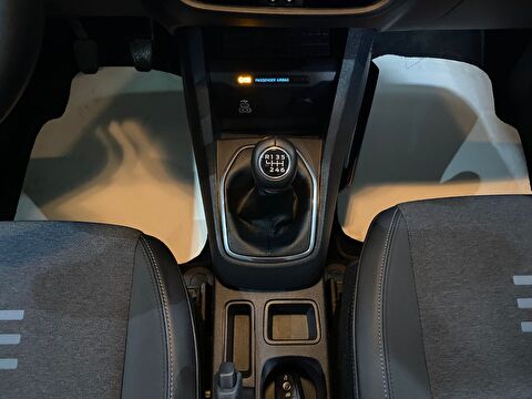 2024 Dizel Manuel Ford Tourneo Courier Yeşil Gürel Tasarım Aksesuar Otomotiv San. Tic. Ltd. Şti.