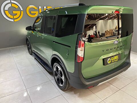 2024 Dizel Manuel Ford Tourneo Courier Yeşil Gürel Tasarım Aksesuar Otomotiv San. Tic. Ltd. Şti.