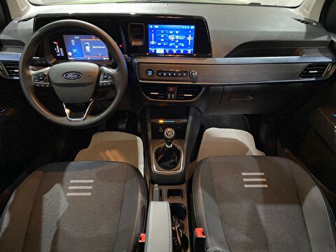 2024 Dizel Manuel Ford Tourneo Courier Yeşil Gürel Tasarım Aksesuar Otomotiv San. Tic. Ltd. Şti.