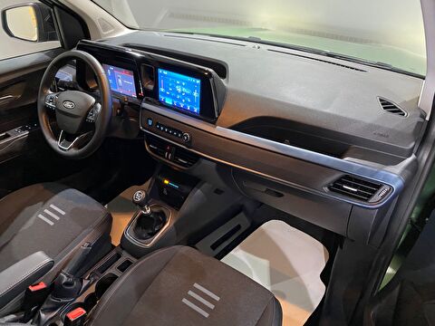 2024 Dizel Manuel Ford Tourneo Courier Yeşil Gürel Tasarım Aksesuar Otomotiv San. Tic. Ltd. Şti.