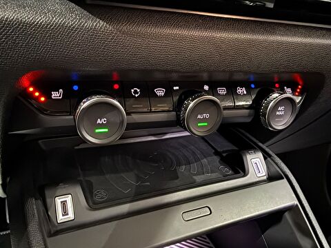 2025 Benzin Otomatik Citroen C4 X Lacivert Gürel Tasarım Aksesuar Otomotiv San. Tic. Ltd. Şti.