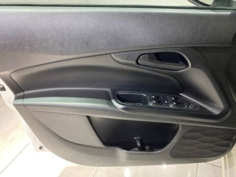 2021 Dizel Manuel Fiat Egea Beyaz Gürel Tasarım Aksesuar Otomotiv San. Tic. Ltd. Şti.