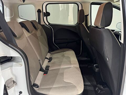 2021 Dizel Manuel Ford Tourneo Courier Journey Beyaz Gürel Tasarım Aksesuar Otomotiv San. Tic. Ltd. Şti.