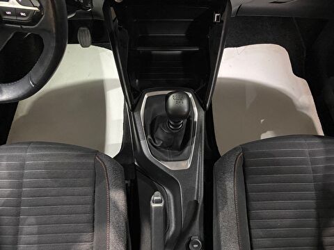2020 Benzin Manuel Peugeot 2008 Kırmızı Gürel Tasarım Aksesuar Otomotiv San. Tic. Ltd. Şti.