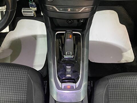2020 Benzin Otomatik Peugeot 308 Kırmızı Gürel Tasarım Aksesuar Otomotiv San. Tic. Ltd. Şti.