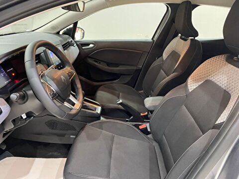 2025 Benzin Otomatik Renault Clio Gri Gürel Tasarım Aksesuar Otomotiv San. Tic. Ltd. Şti.