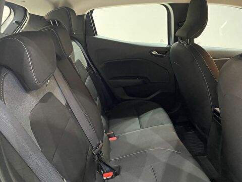 2025 Benzin Otomatik Renault Clio Gri Gürel Tasarım Aksesuar Otomotiv San. Tic. Ltd. Şti.